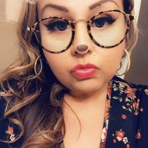 Meet your Posher, Rocio